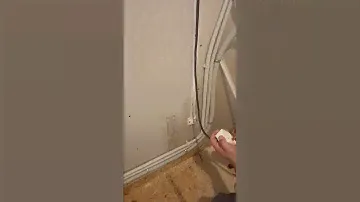 Монтаж розетки/Монтаж кабеля в кабель-канале/