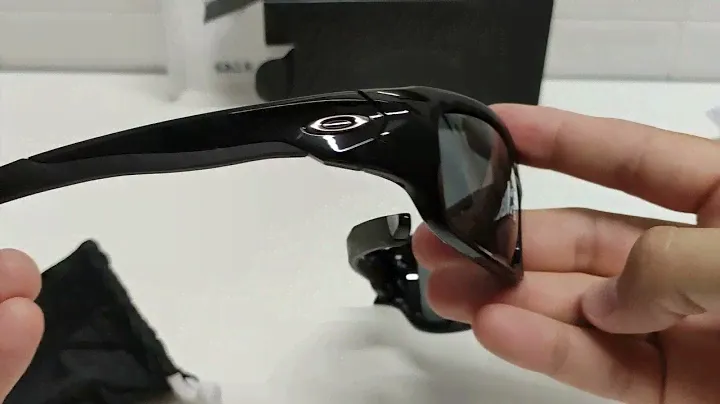Unboxing Oakley Valve Black Iridium Polarized 009236