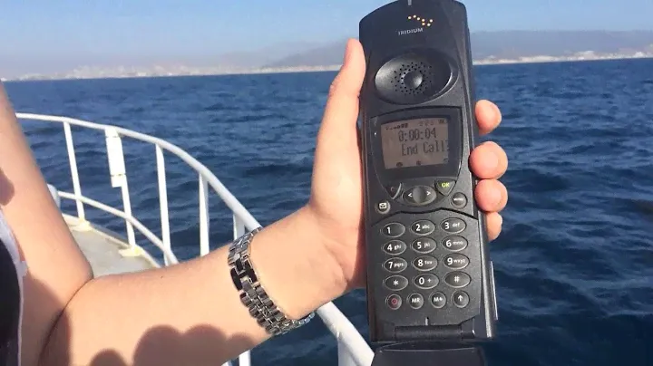 Iridium Motorola 9500: совершение звонка и вставка SIM-карты: NorthernAxcess