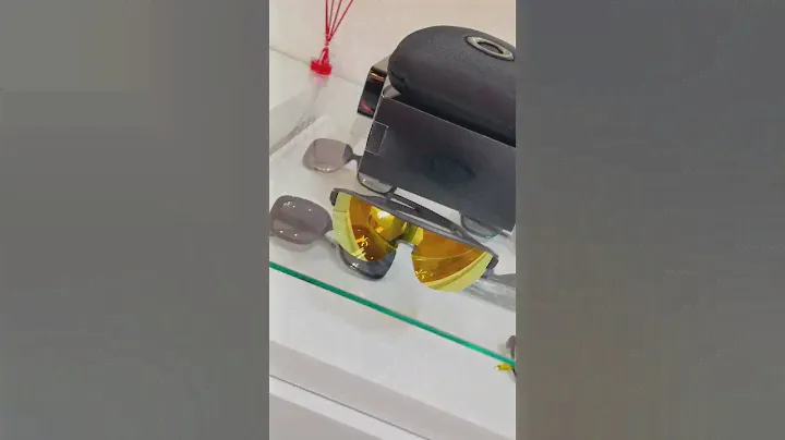 Lentes, Gafas de Sol Oakley mod CORRIDOR OO9248-0342