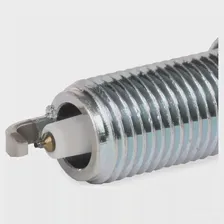 Свеча зажигания иридиевая laser iridium NGK 1439760490 SILZKR7B11 OD Q1G
