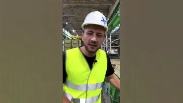 ШТРОБИТЬ не нужно. Согласно проекту  в стенах проложены  кабель каналы и закладные под розетки.